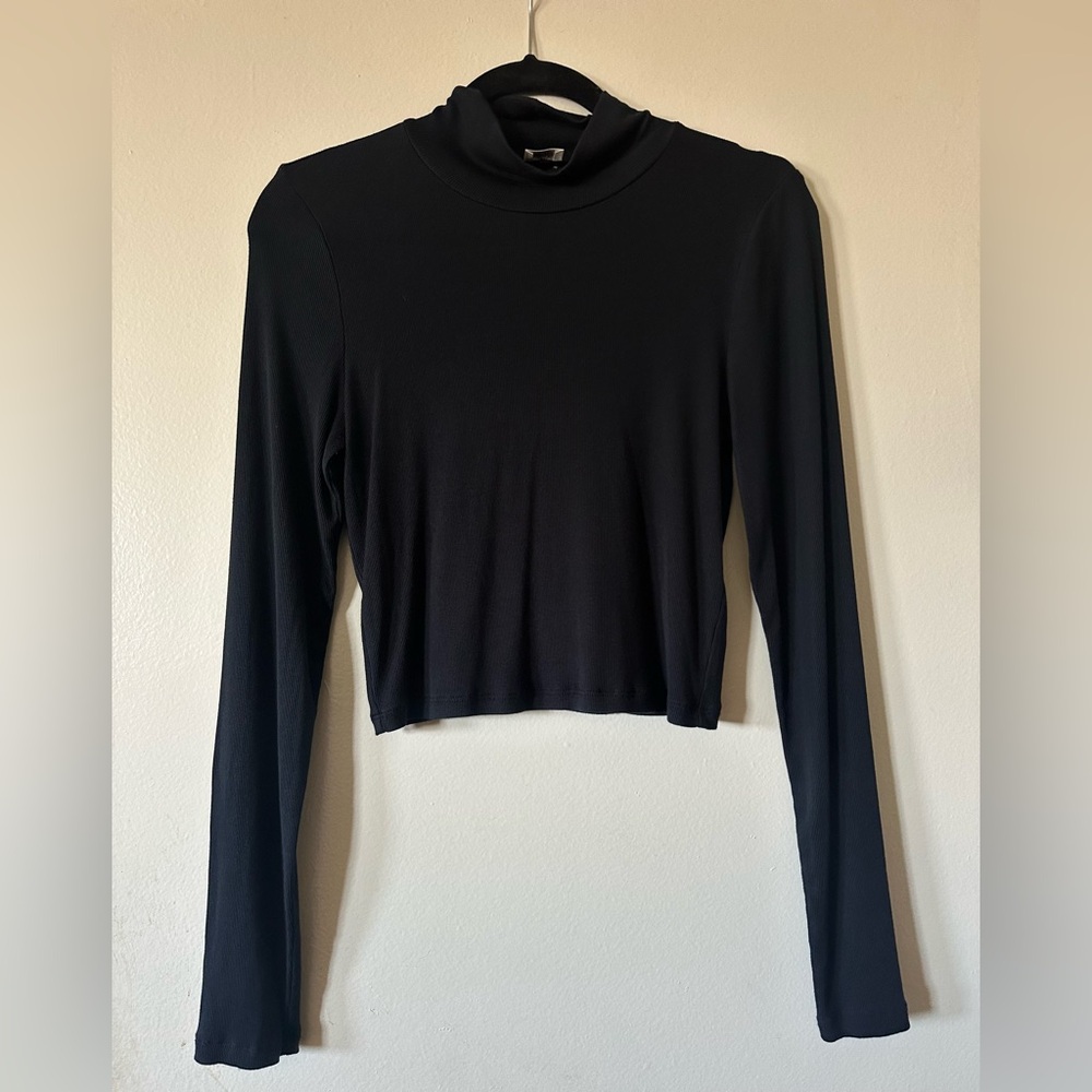 Long Sleeve Cropped Turtleneck